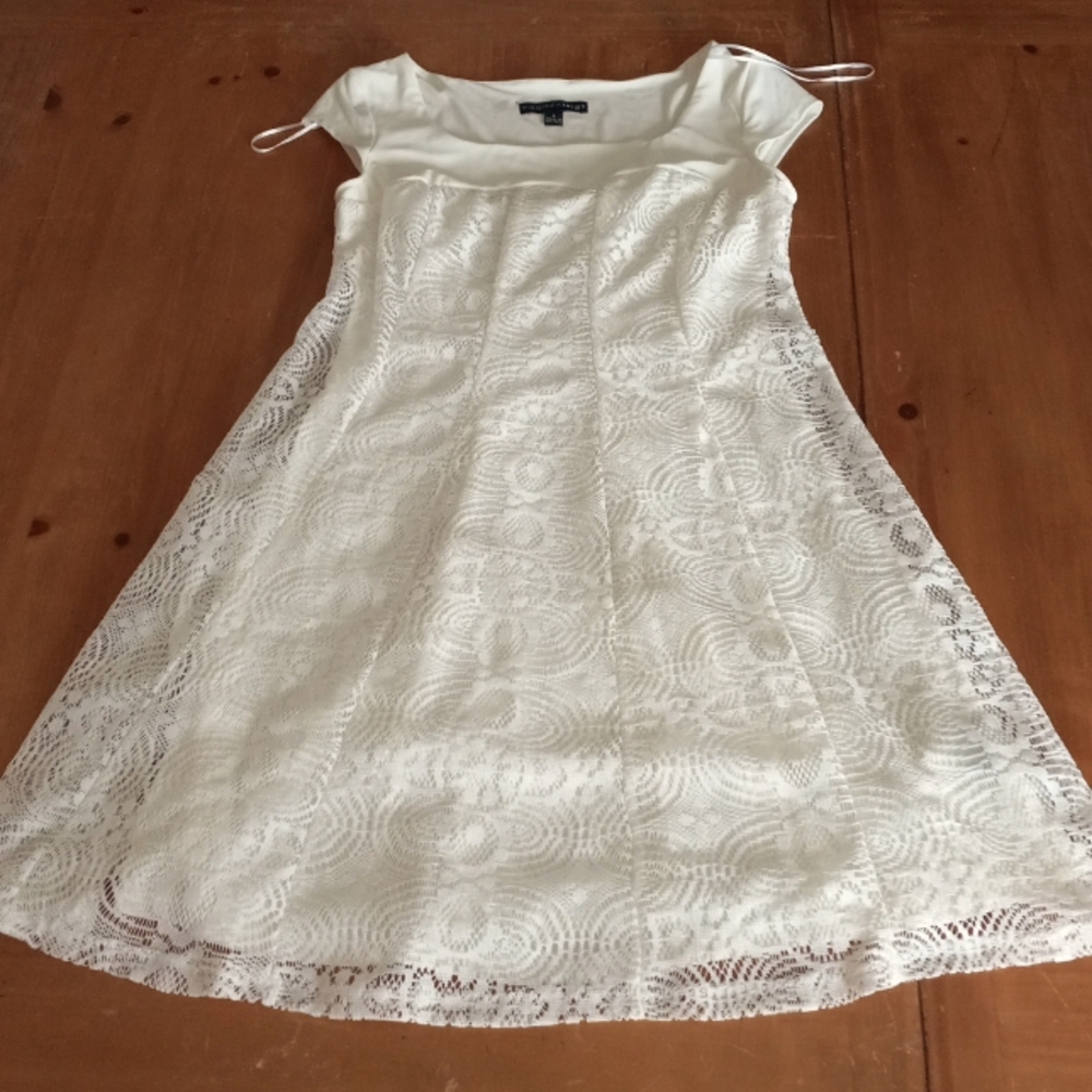 Womans Madison Leigh Cream Lace Dress size 6